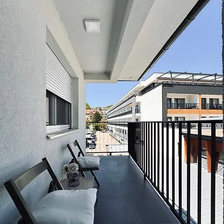 Apartman Azure *