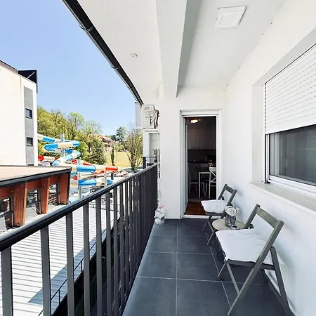 Apartman Azure *